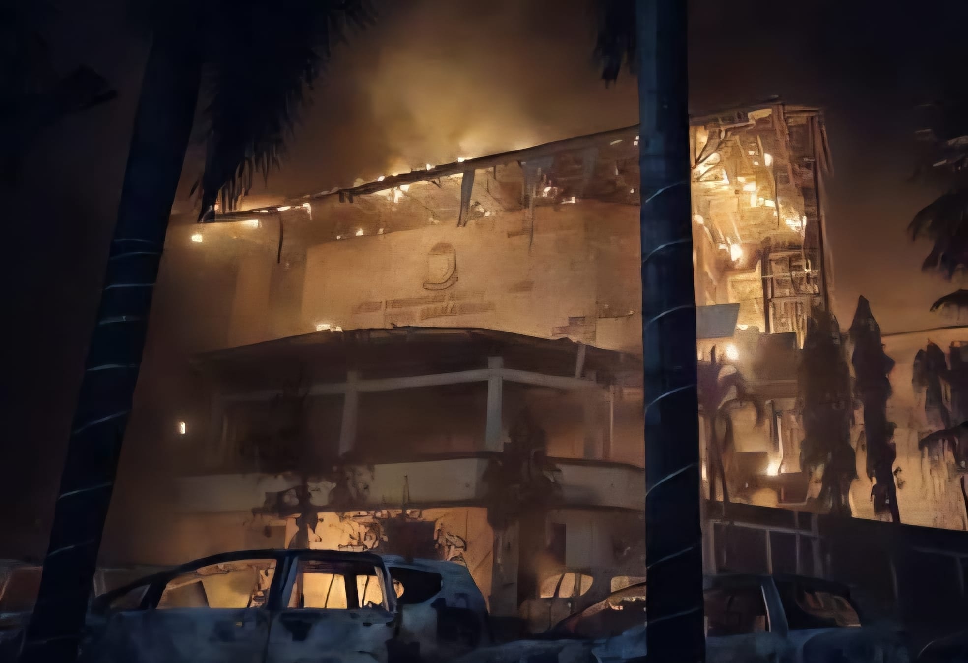 (Foto: Kondisi kantor DPRD Makassar usai dibakar aksi masa/detik.com)