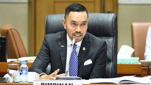(Foto: Ahmad Sahroni yang telah dicopot dari wakil ketua komisi III DPR RI oleh fraksi Nasdem/doc)