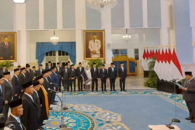 (Foto: Presiden Prabowo saat melantik sejumlah pejabat strategis Negara/doc)