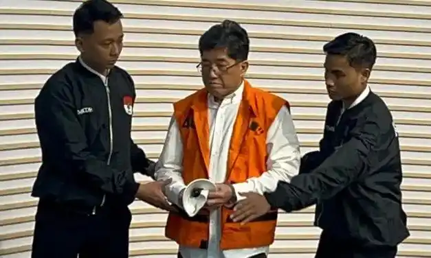 (Foto: Rudy Ong Chandra saat digiring oleh KPK terkait kasus IUP Pertambangan di Kaltim/doc)