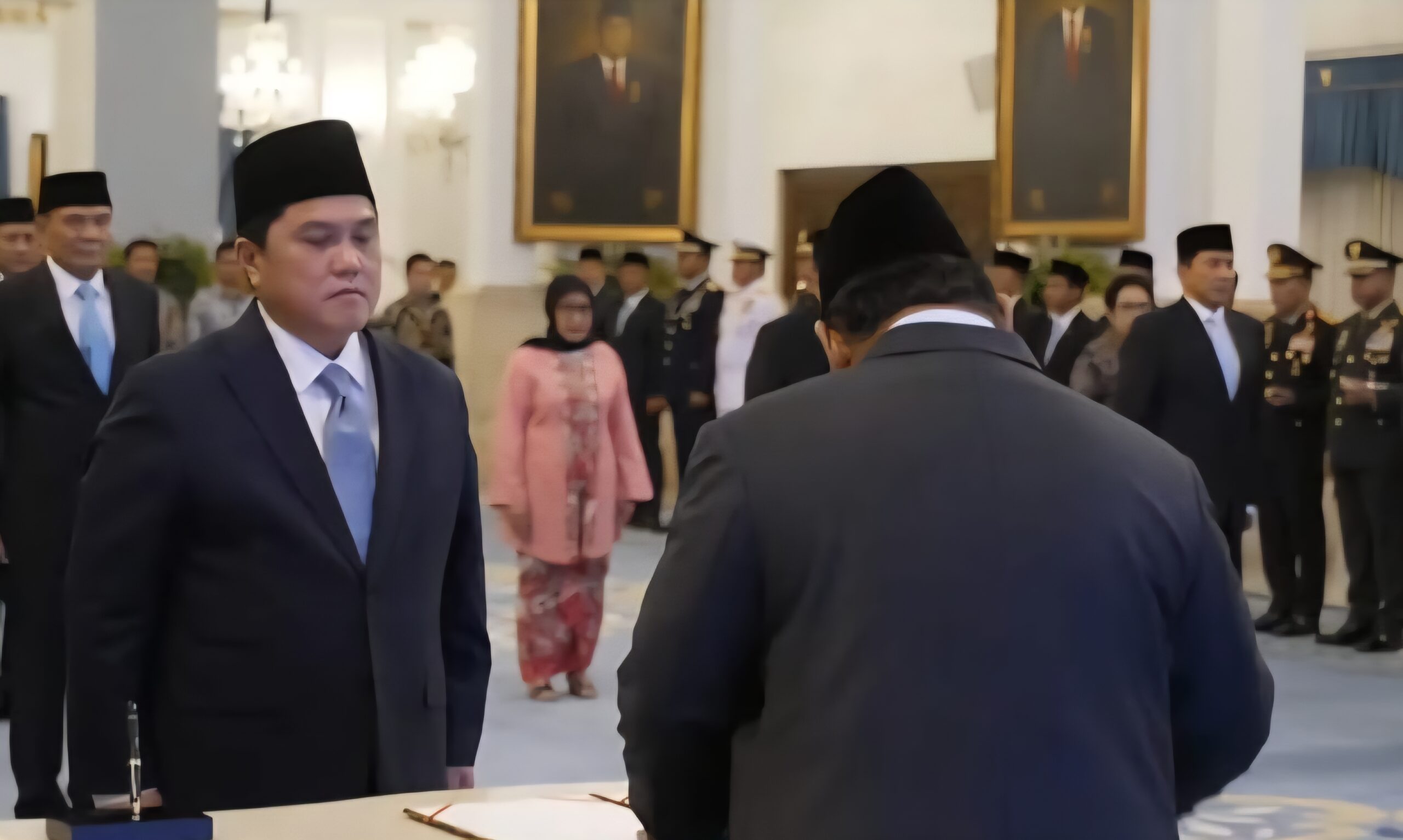 (Foto: Presiden RI, Prabowo Subianto melantik Erick Thohir menjadi Menteri Pemuda dan Olahraga/doc)
