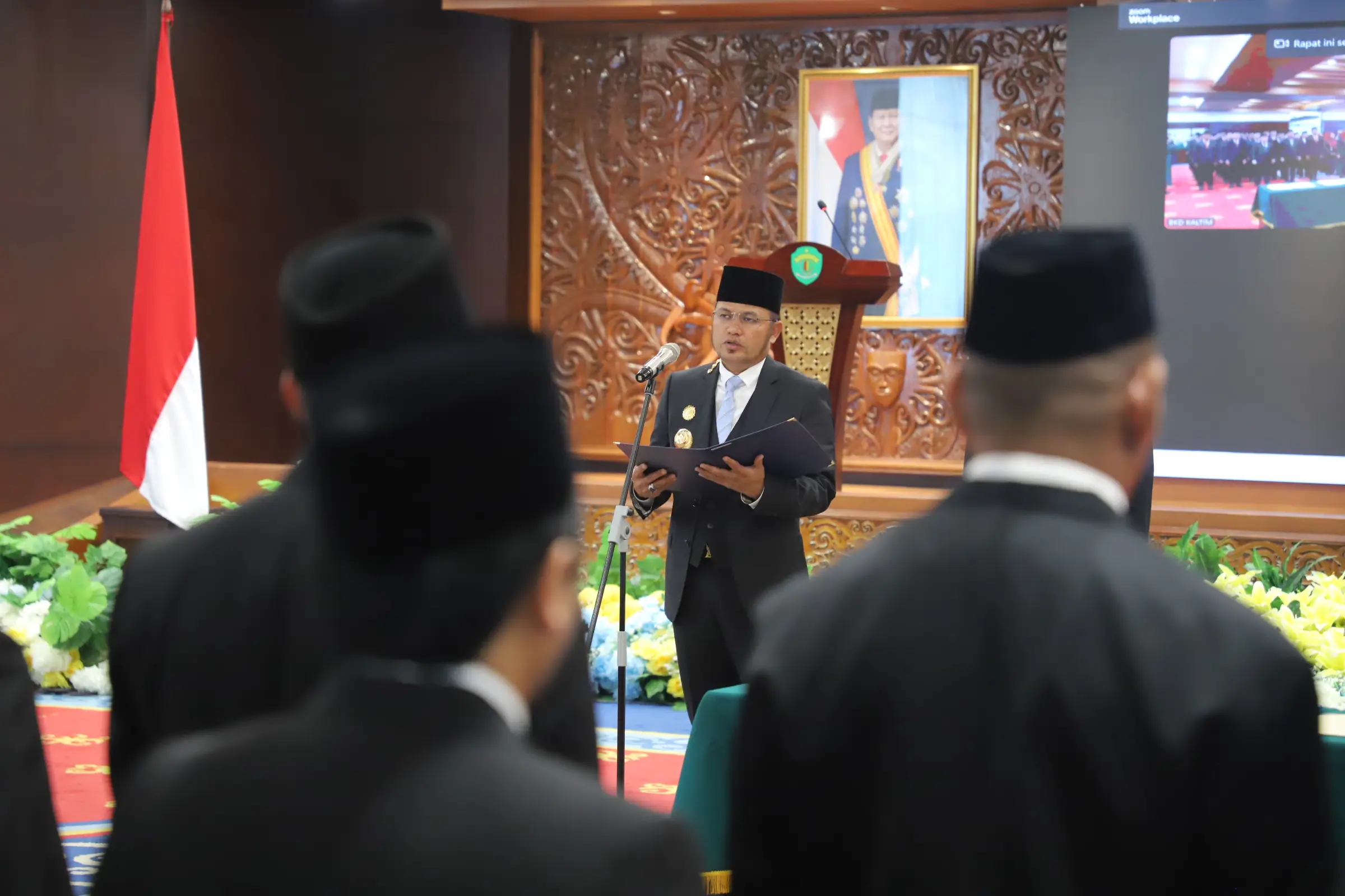 (Foto: Gubernur Kaltim, Rudi Mas'ud saat melantik 71 pejabat di kantor Gubernur/doc)