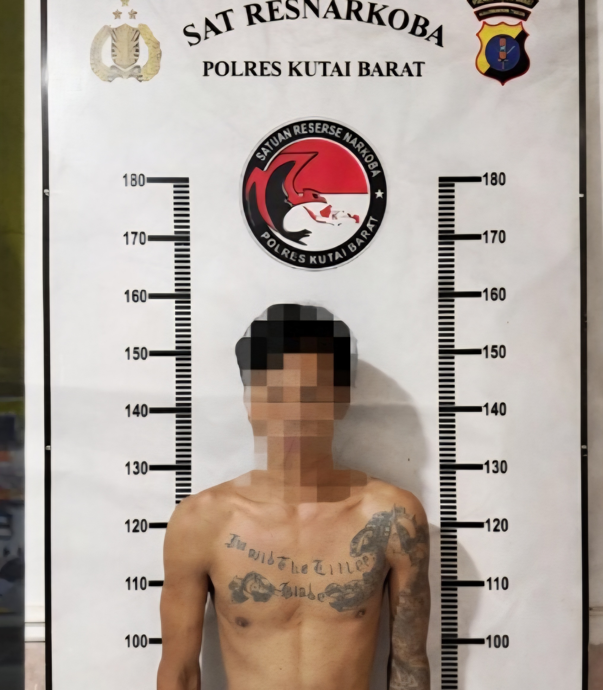 Pelaku pengedar narkoba berinsial AM yang telah diamankan Satreskoba Polres Kubar/doc)