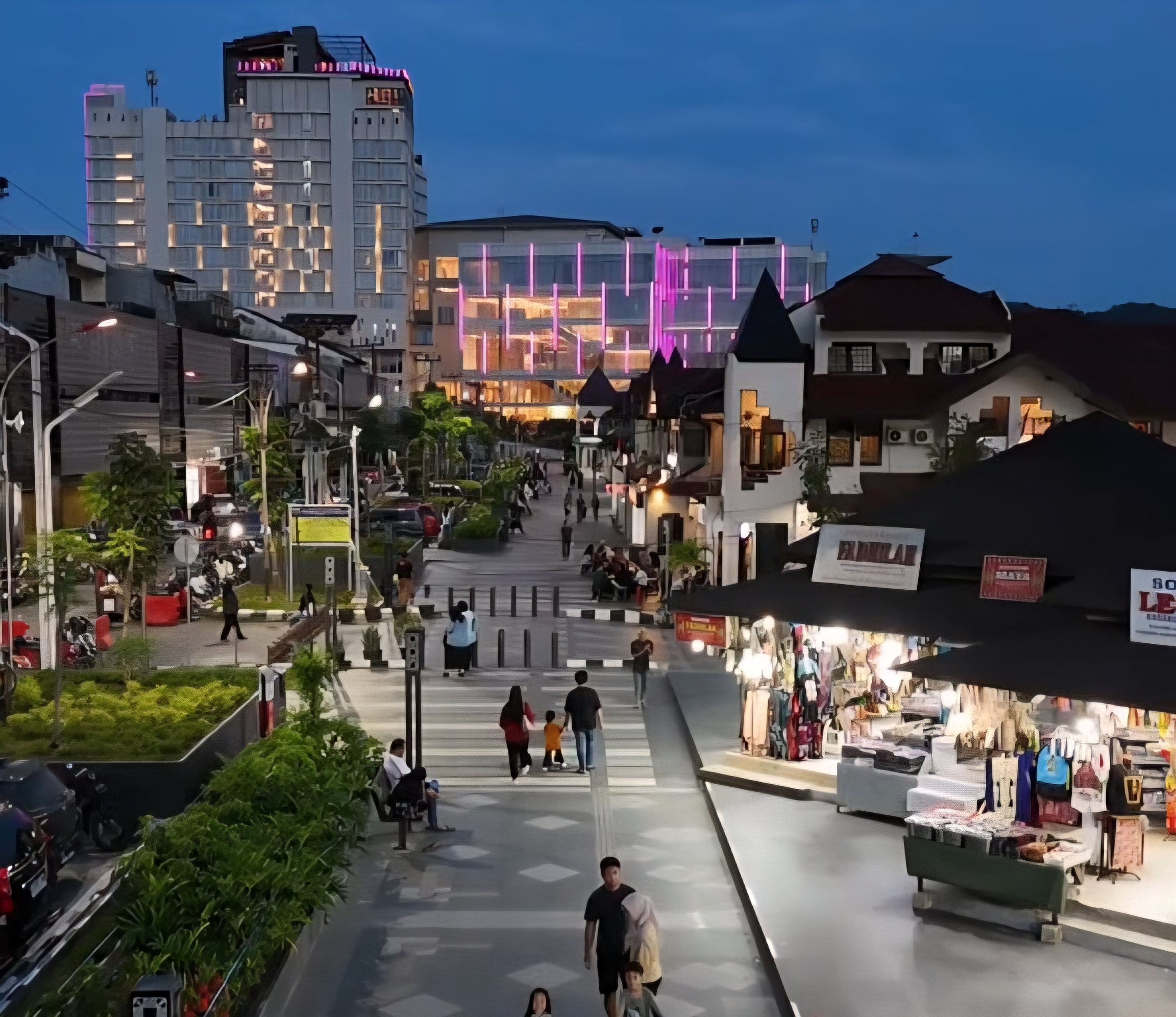 (Foto: Suasana Citra Niaga Samarinda menjelang malam/doc)