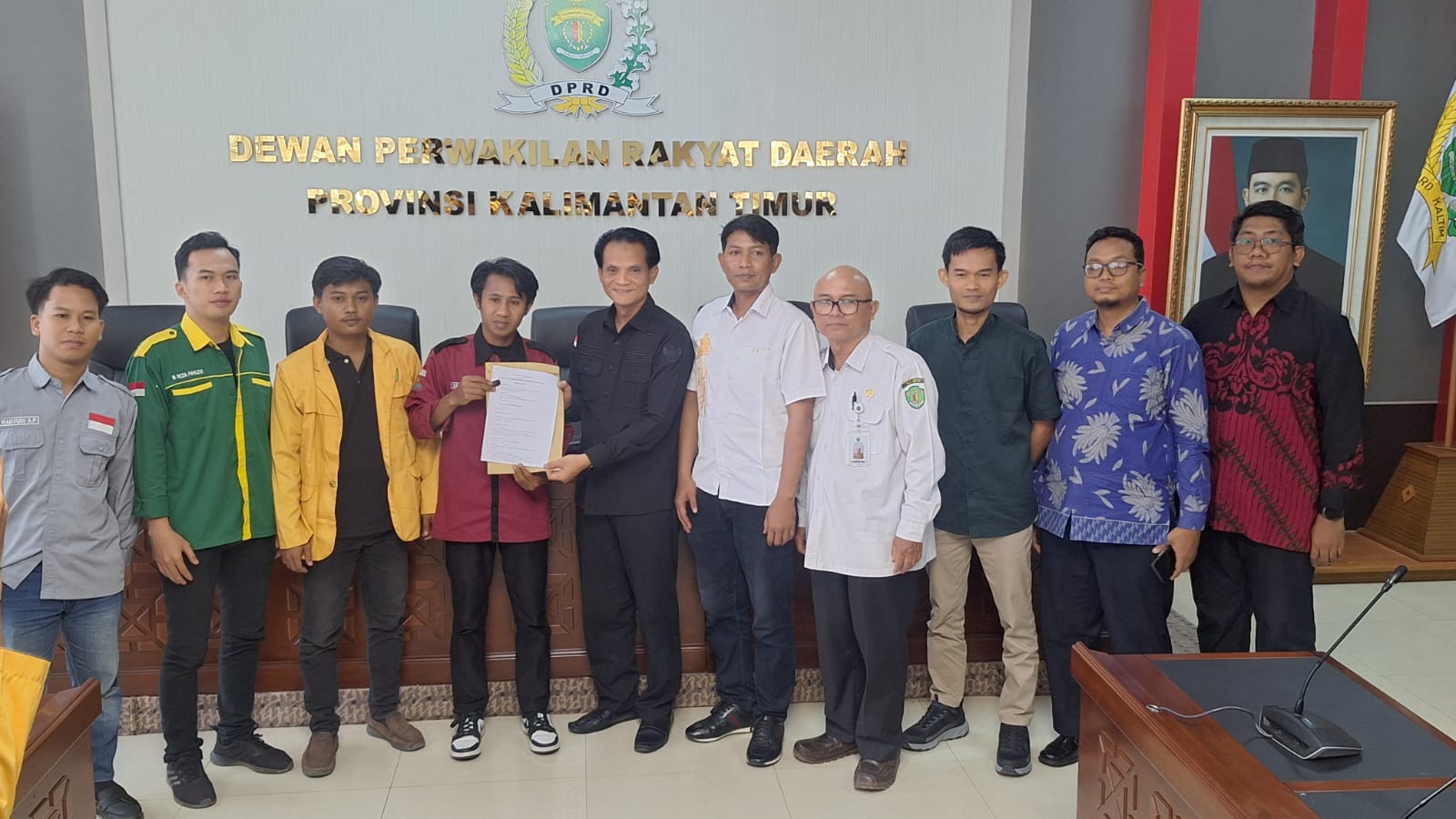 (Foto: Ketua BK DPRD Kaltim, Subandi usai menerima kedatangan para mahasiswa/doc)