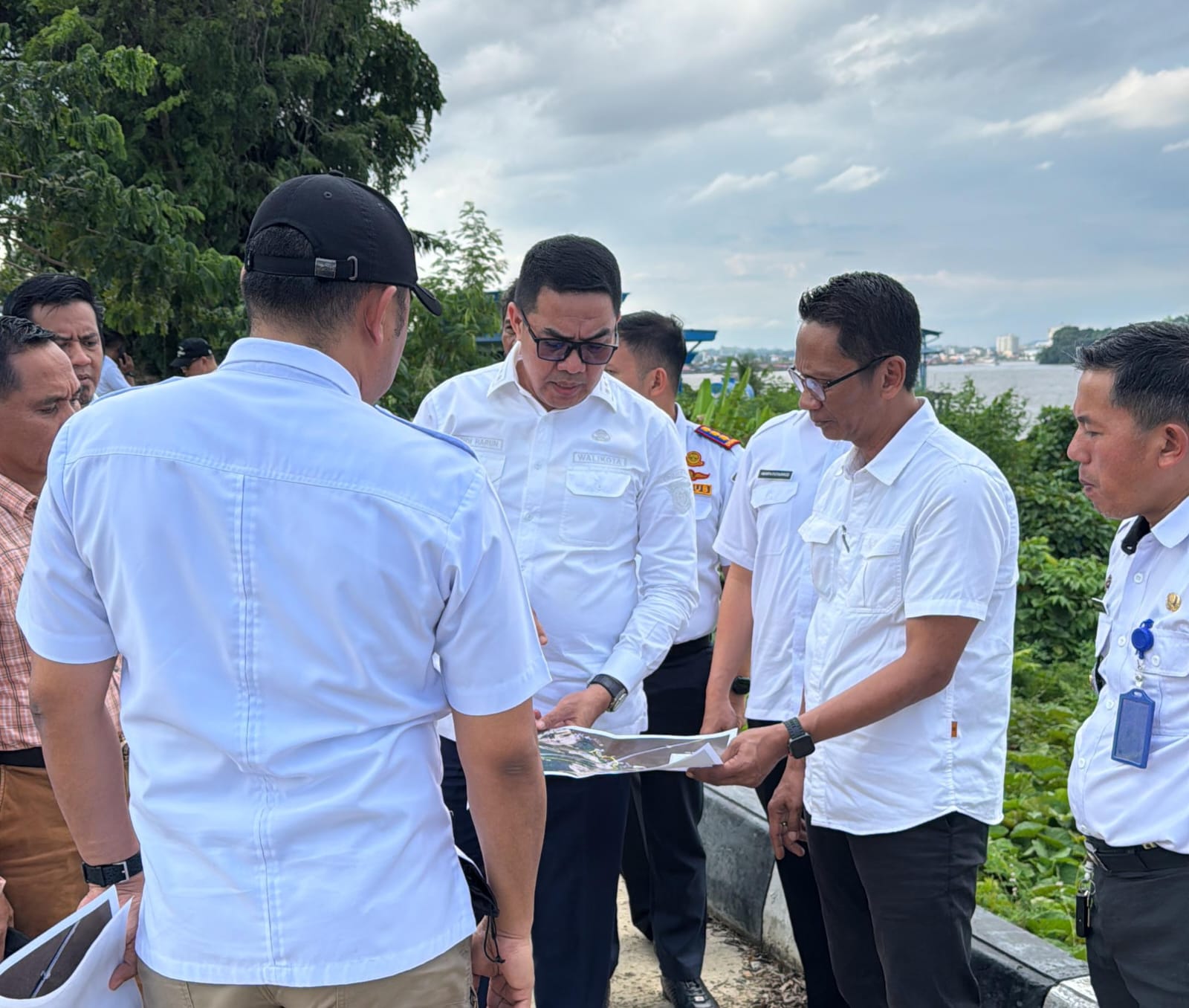 (Foto: Walikota Samarinda, Andi Harun saat menelusuri aset milik Pemkot berupa tanah seluas 12,5 hektar di Kecamatan Palaran/doc)