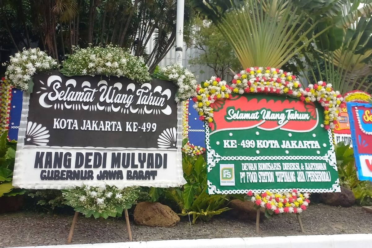 (Foto: Karangan ucapan HUT Jakarta ke-499 dari Gubernur Jawa Barat, Dedi Mulyadi/kompas.com)