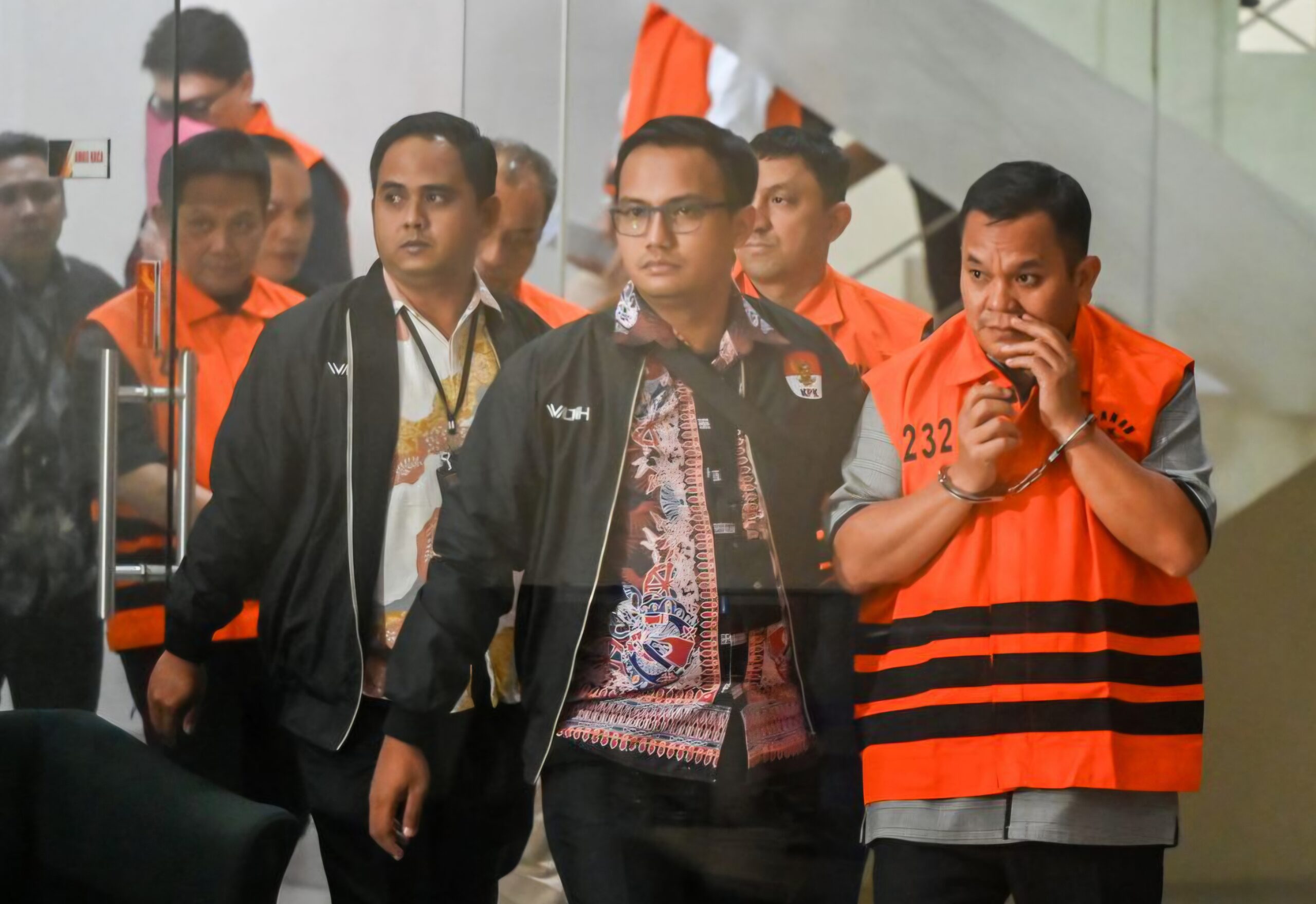 (Foto: Empat tersangka kasus korupsi kementerian ATR/BPN yang diduga orang kepercayaan Nusron Wahid/doc)